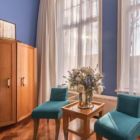 Luxury Vondel Suites *