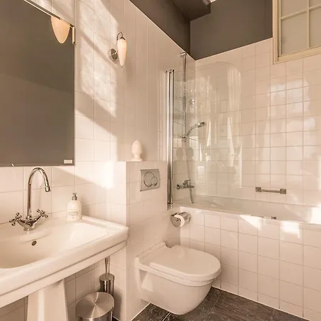 아파트 Luxury Vondel Suites *
